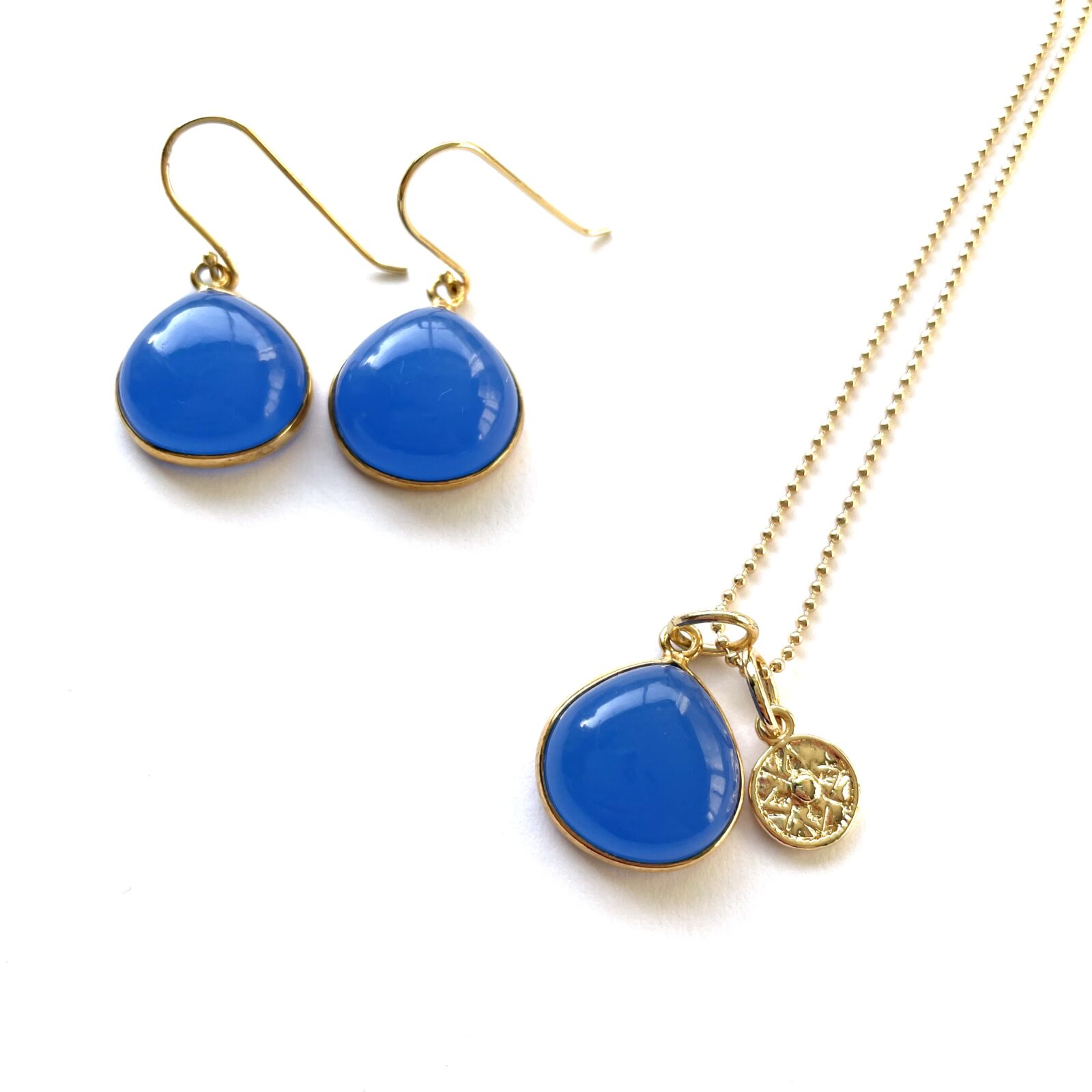 Sieraden set blauwe natuursteen kleine munt goud